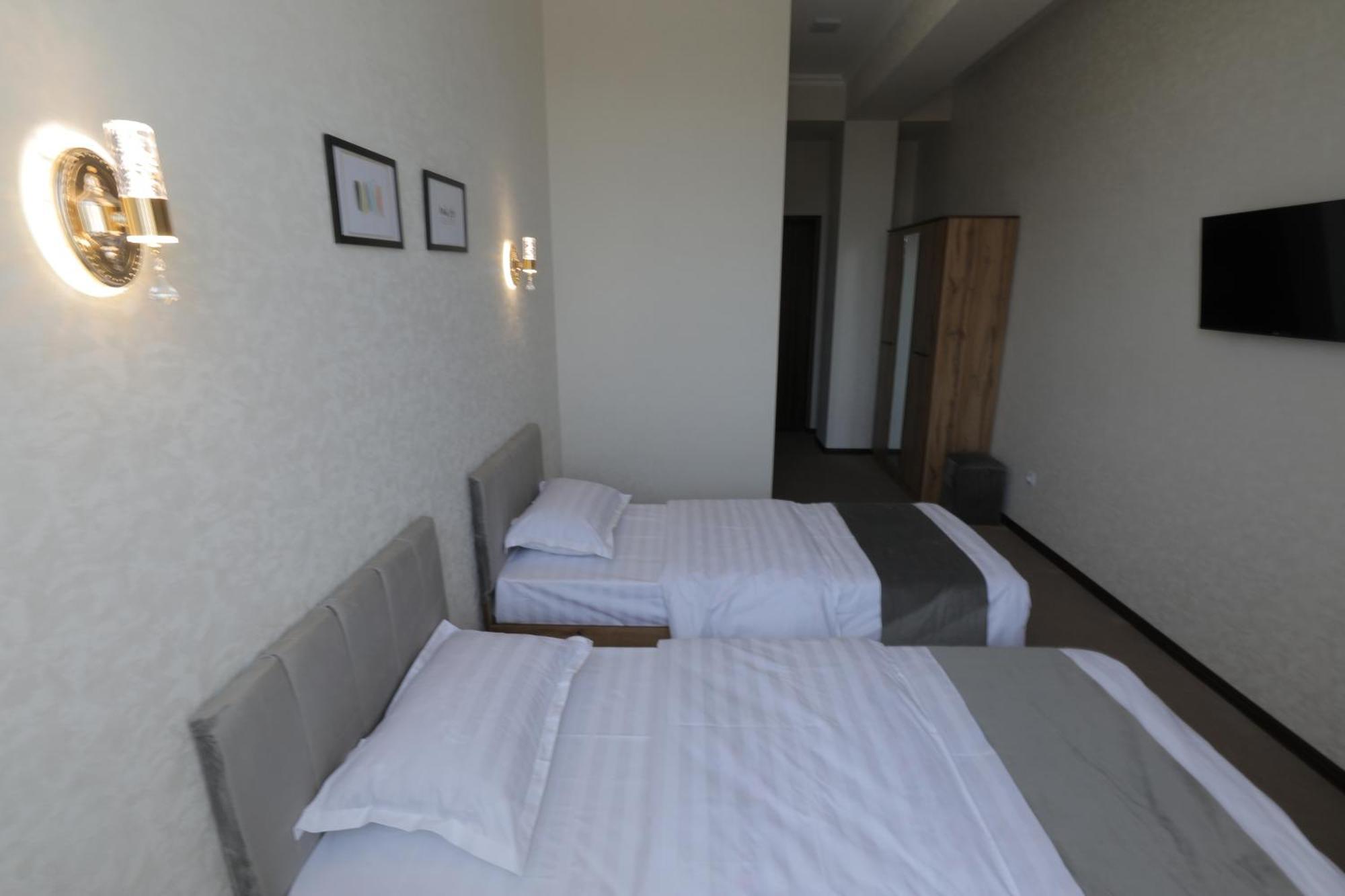 Resident Hotel Tasjkent Eksteriør bilde