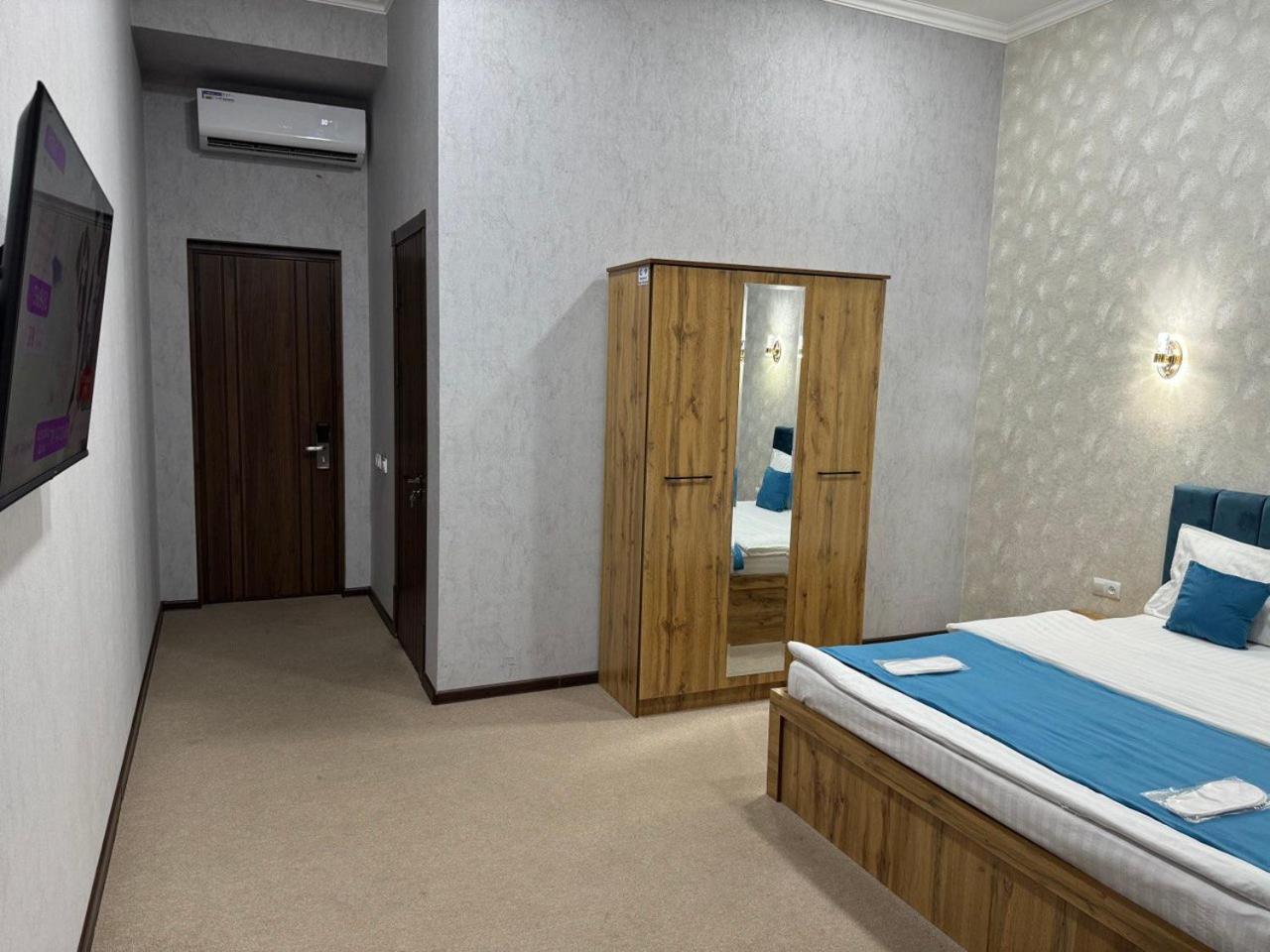 Resident Hotel Tasjkent Eksteriør bilde