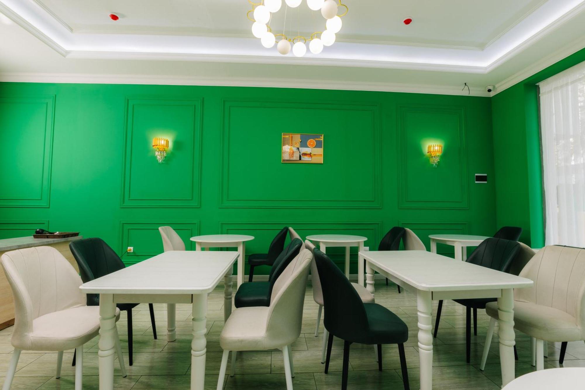 Resident Hotel Tasjkent Eksteriør bilde