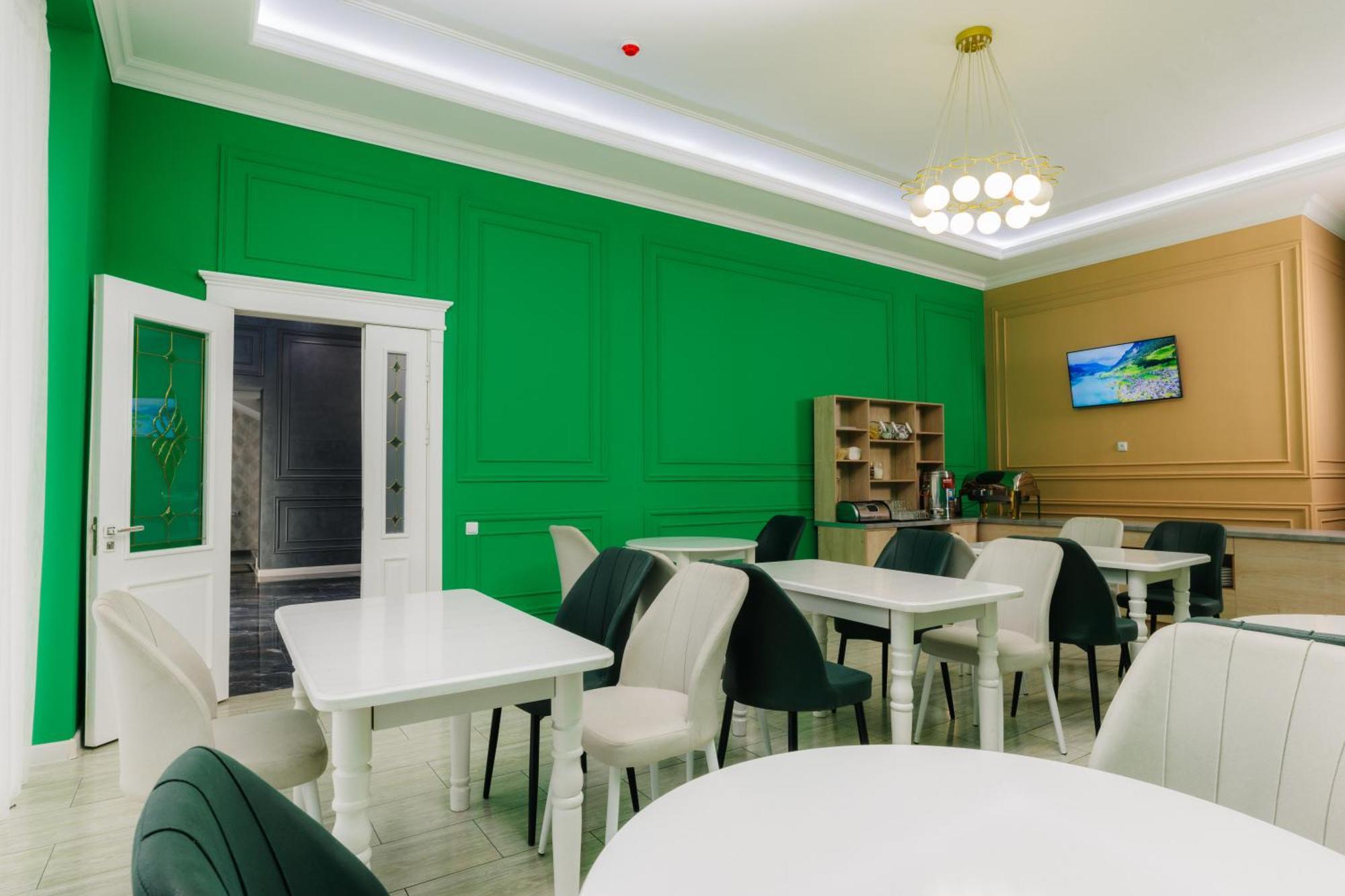 Resident Hotel Tasjkent Eksteriør bilde